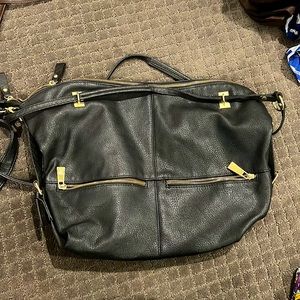 Large Steve Madden bag. Crossbody. Perfect for everyday wear.